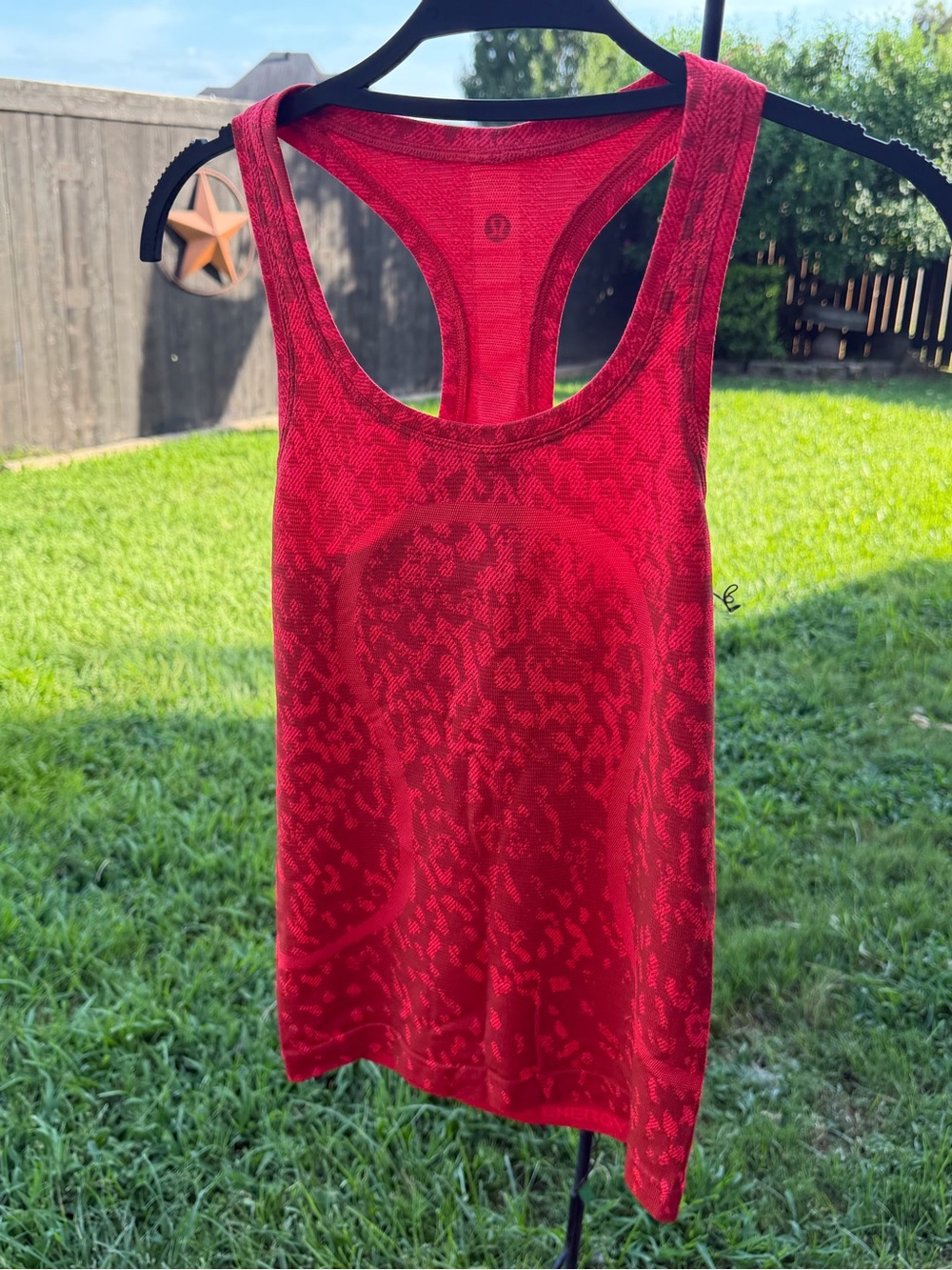 Lululemon Swiftly Tech Racerback Tank Top Red Leopard Jacquard Size 4